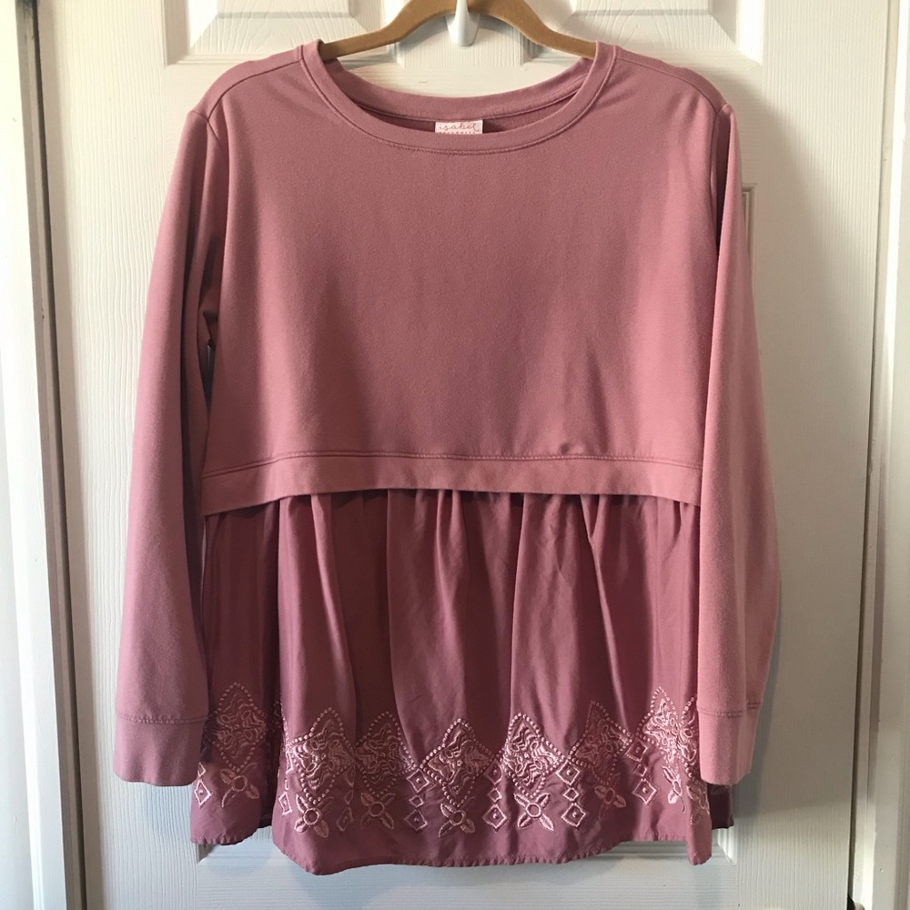 Ingrid & Isabel maternity sweatshirt
